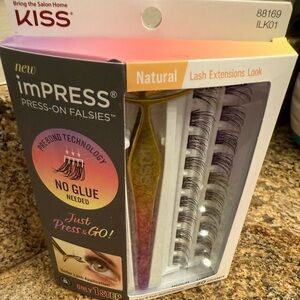 NWT Natural Lash Kit by KISS